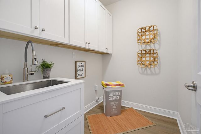 5642 Highland Lake Dr, Milton, FL 32583