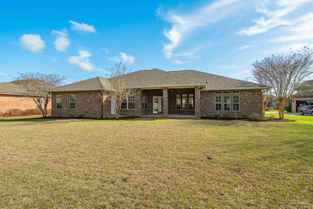 5642 Highland Lake Dr, Milton, FL 32583