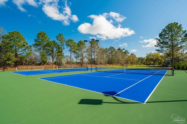 5642 Highland Lake Dr, Milton, FL 32583