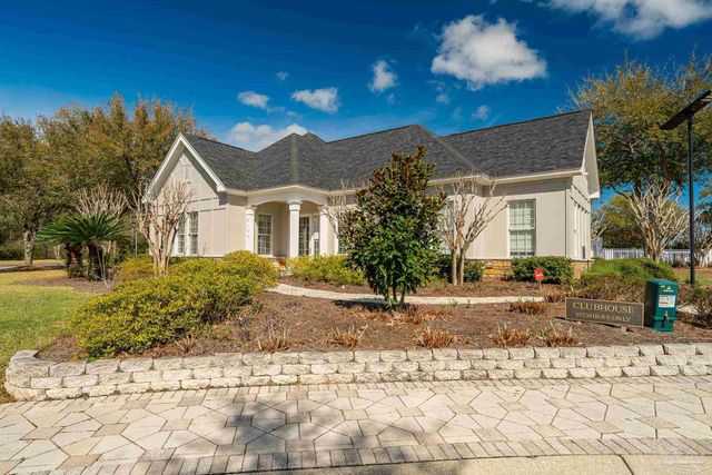 5642 Highland Lake Dr, Milton, FL 32583