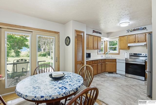 12322 N Street, Omaha, NE 68137
