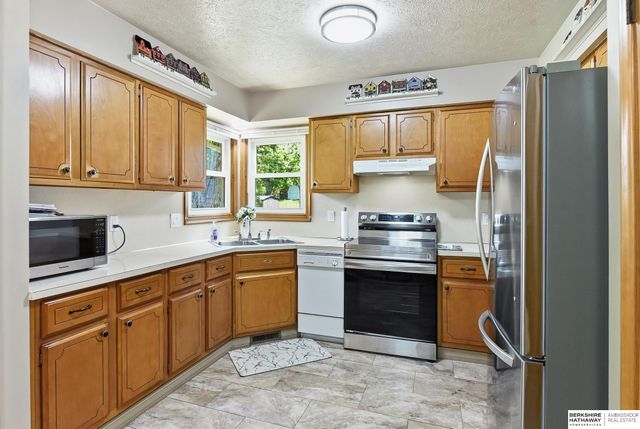 12322 N Street, Omaha, NE 68137
