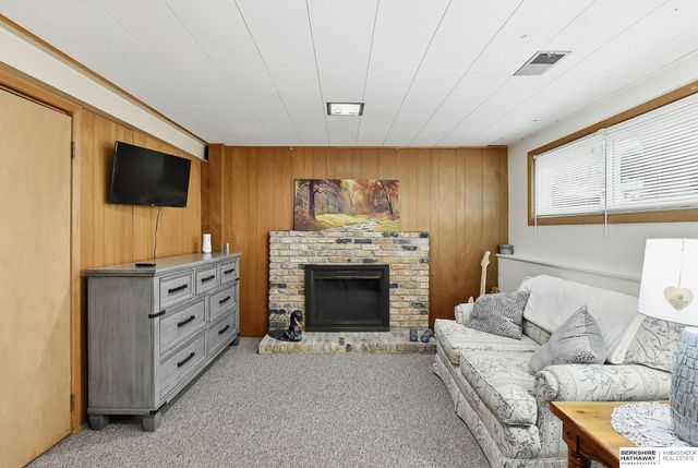 12322 N Street, Omaha, NE 68137