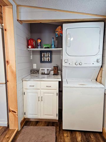 1724 Laurel Street, Brainerd, MN 56401