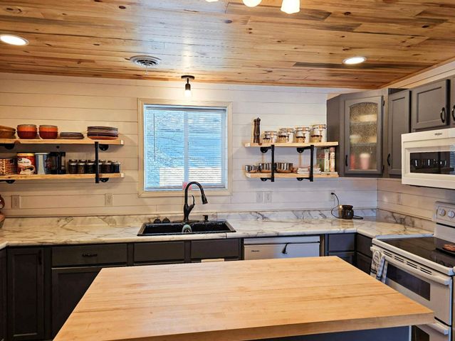 1724 Laurel Street, Brainerd, MN 56401