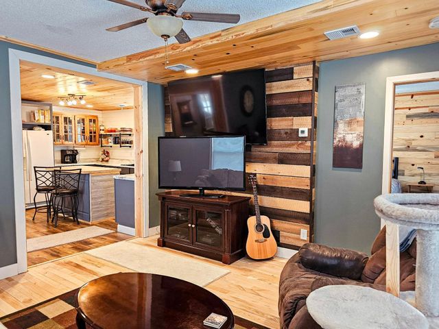 1724 Laurel Street, Brainerd, MN 56401