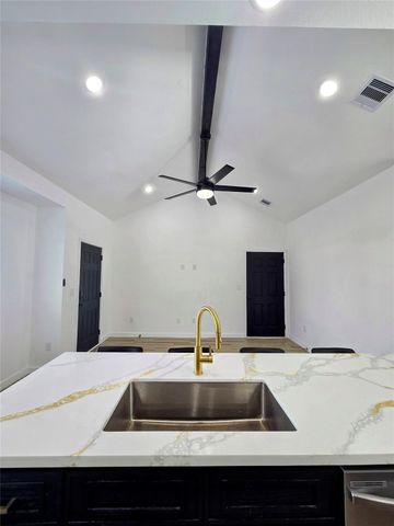 715 Rosedale Street, La Marque, TX 77568