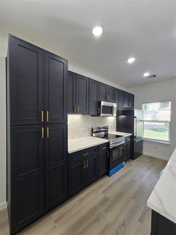 715 Rosedale Street, La Marque, TX 77568