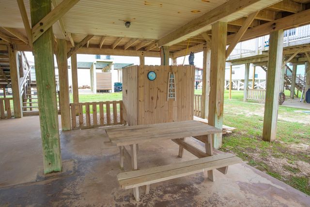 12922 Jolly Roger Drive, Freeport, TX 77541