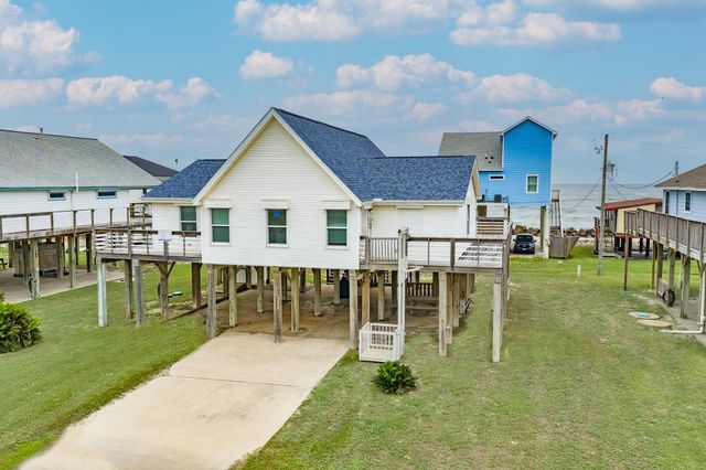 12922 Jolly Roger Drive, Freeport, TX 77541