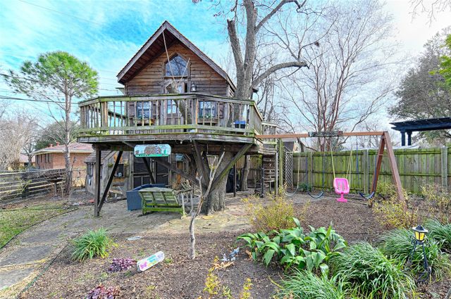 112 Cloudcrest Drive, Desoto, TX 75115