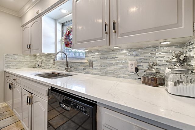 112 Cloudcrest Drive, Desoto, TX 75115