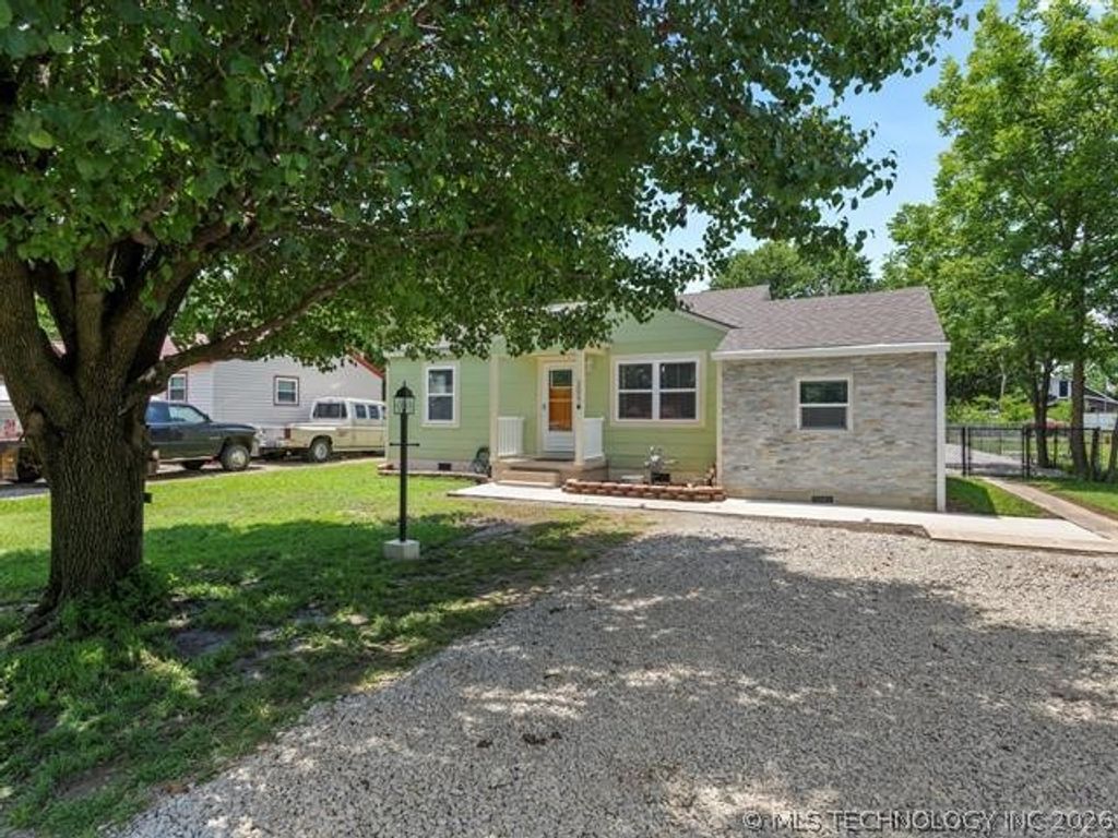 205 S Creek Street, Dewey, OK 74029