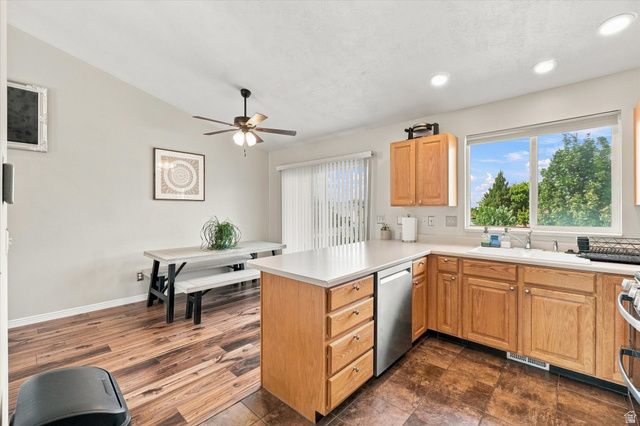2514 W 2250 N, Clinton, UT 84015