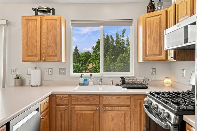 2514 W 2250 N, Clinton, UT 84015