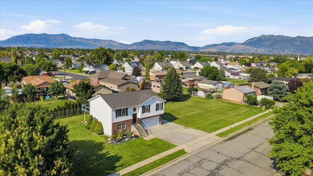 2514 W 2250 N, Clinton, UT 84015