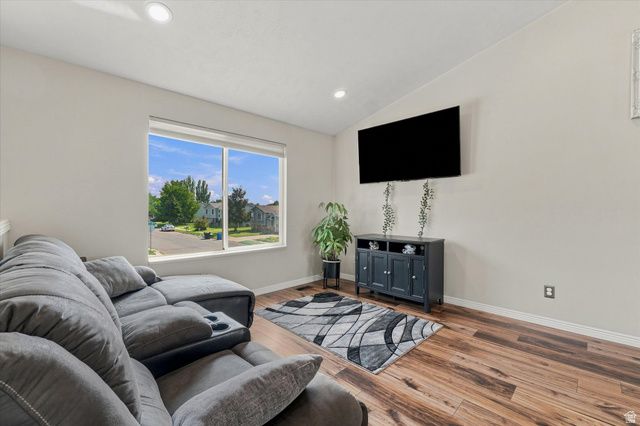 2514 W 2250 N, Clinton, UT 84015