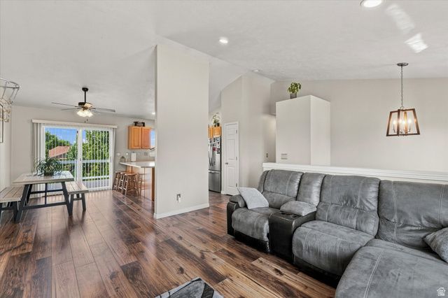 2514 W 2250 N, Clinton, UT 84015