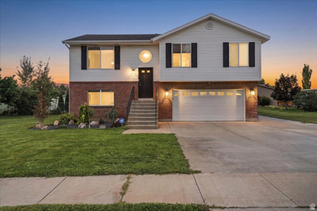 2514 W 2250 N, Clinton, UT 84015