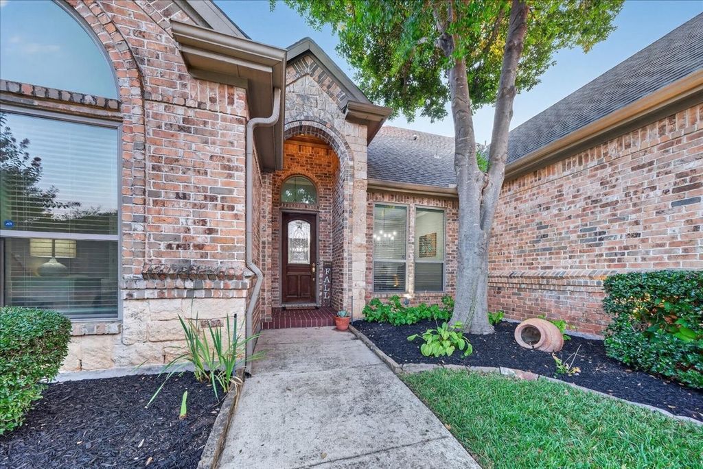 9116 Edgemont Drive, North Richland Hills, TX 76182 — photo 3