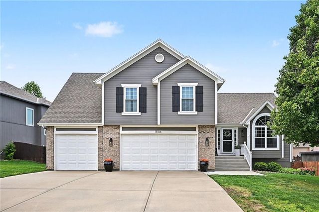 18106 Guinevere Court, Smithville, MO 64089