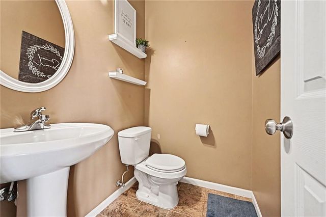 18106 Guinevere Court, Smithville, MO 64089