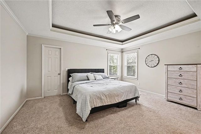 18106 Guinevere Court, Smithville, MO 64089