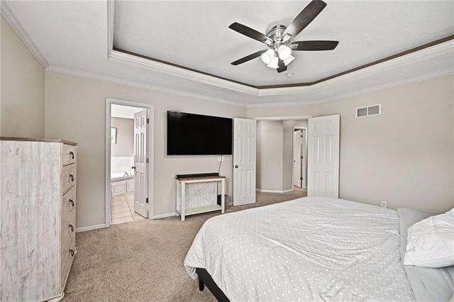 18106 Guinevere Court, Smithville, MO 64089