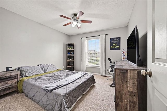 18106 Guinevere Court, Smithville, MO 64089