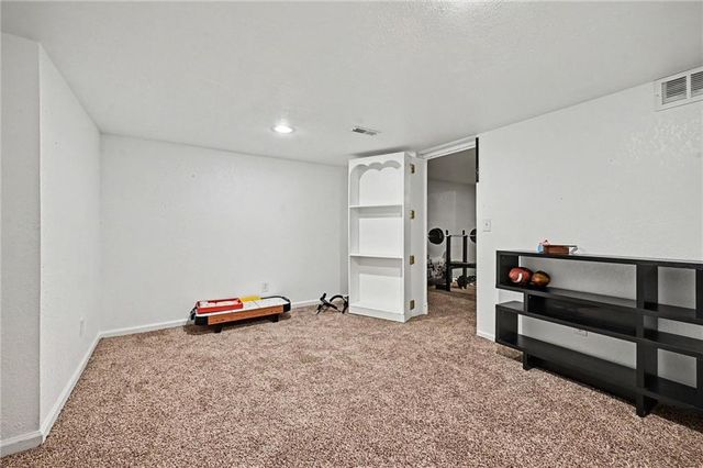 18106 Guinevere Court, Smithville, MO 64089