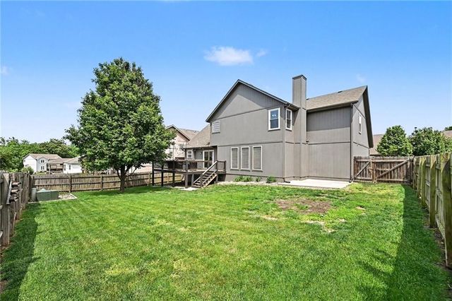 18106 Guinevere Court, Smithville, MO 64089