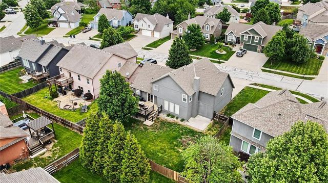 18106 Guinevere Court, Smithville, MO 64089