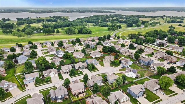 18106 Guinevere Court, Smithville, MO 64089