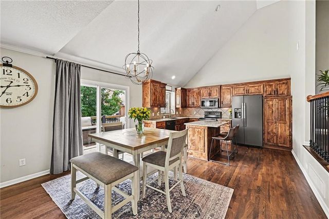 18106 Guinevere Court, Smithville, MO 64089