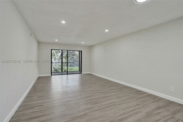 6090 N Sabal Palm Blvd 208, Tamarac, FL 33319