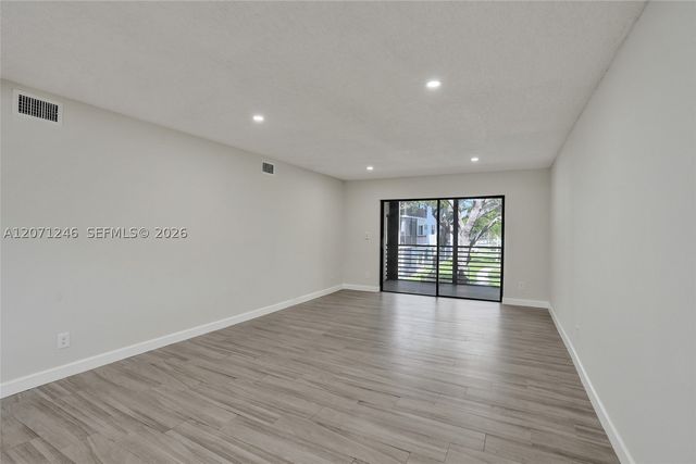 6090 N Sabal Palm Blvd 208, Tamarac, FL 33319