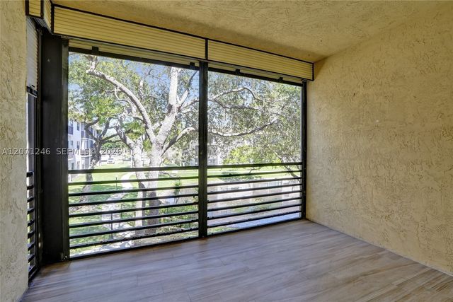 6090 N Sabal Palm Blvd 208, Tamarac, FL 33319