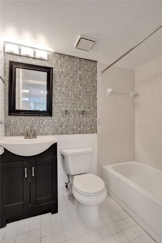 6090 N Sabal Palm Blvd 208, Tamarac, FL 33319