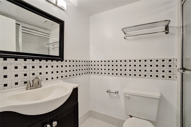 6090 N Sabal Palm Blvd 208, Tamarac, FL 33319