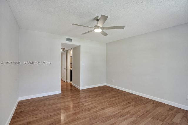 6090 N Sabal Palm Blvd 208, Tamarac, FL 33319