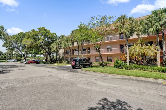 6090 N Sabal Palm Blvd 208, Tamarac, FL 33319