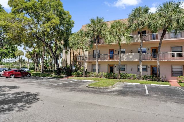 6090 N Sabal Palm Blvd 208, Tamarac, FL 33319