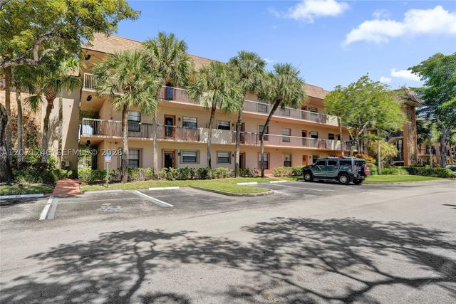 6090 N Sabal Palm Blvd 208, Tamarac, FL 33319