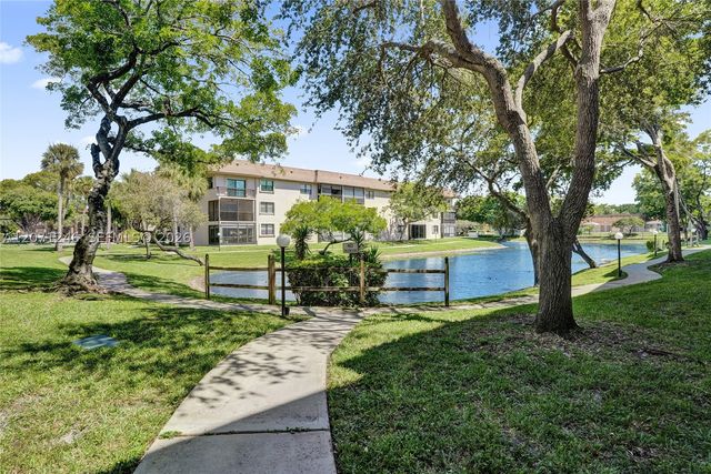 6090 N Sabal Palm Blvd 208, Tamarac, FL 33319