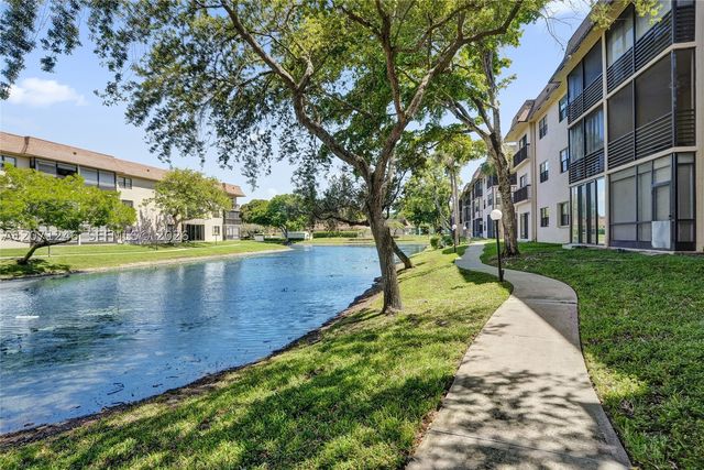 6090 N Sabal Palm Blvd 208, Tamarac, FL 33319