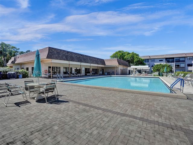 6090 N Sabal Palm Blvd 208, Tamarac, FL 33319