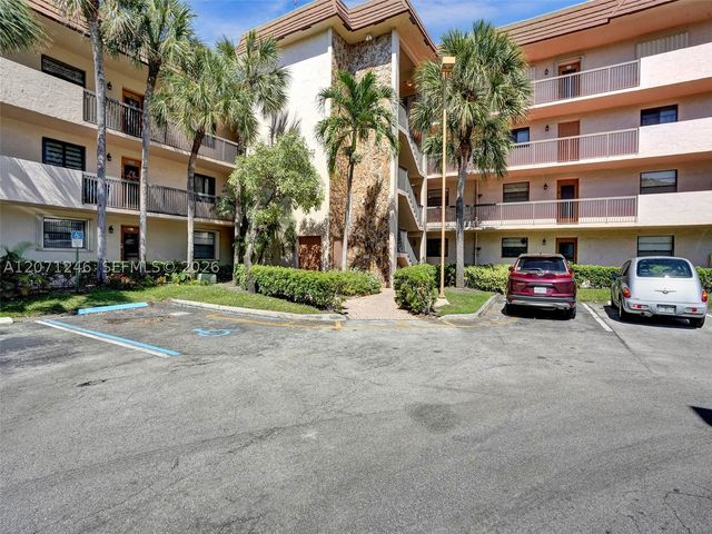 6090 N Sabal Palm Blvd 208, Tamarac, FL 33319