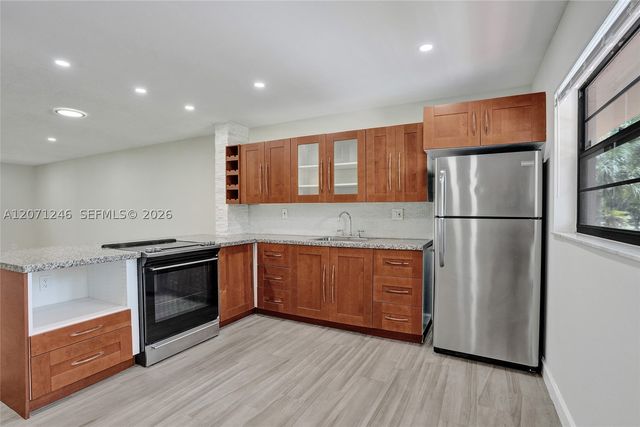6090 N Sabal Palm Blvd 208, Tamarac, FL 33319