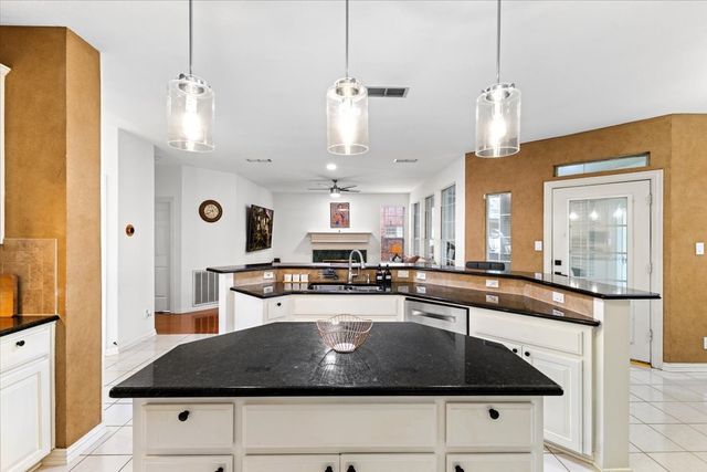 7423 Bradford Pear Drive, Irving, TX 75063