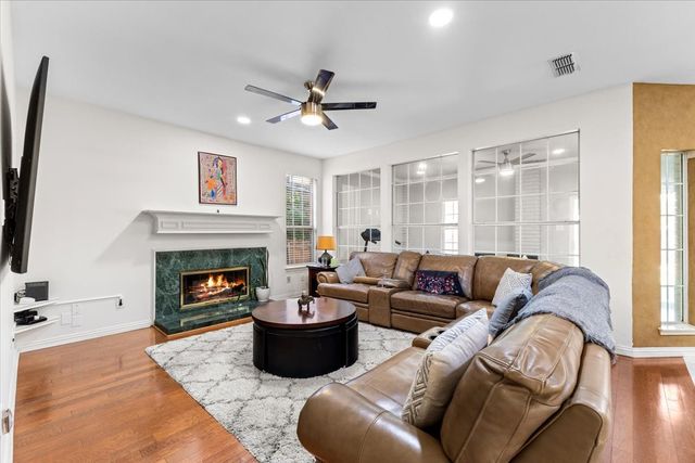 7423 Bradford Pear Drive, Irving, TX 75063